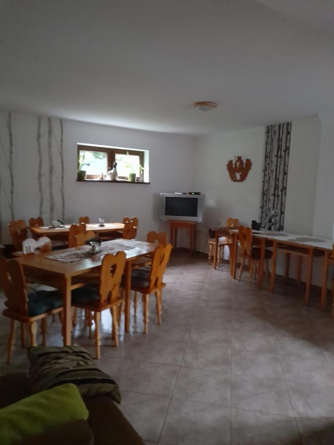 德乌尔纳欧土林酒店 Białowieża 外观 照片